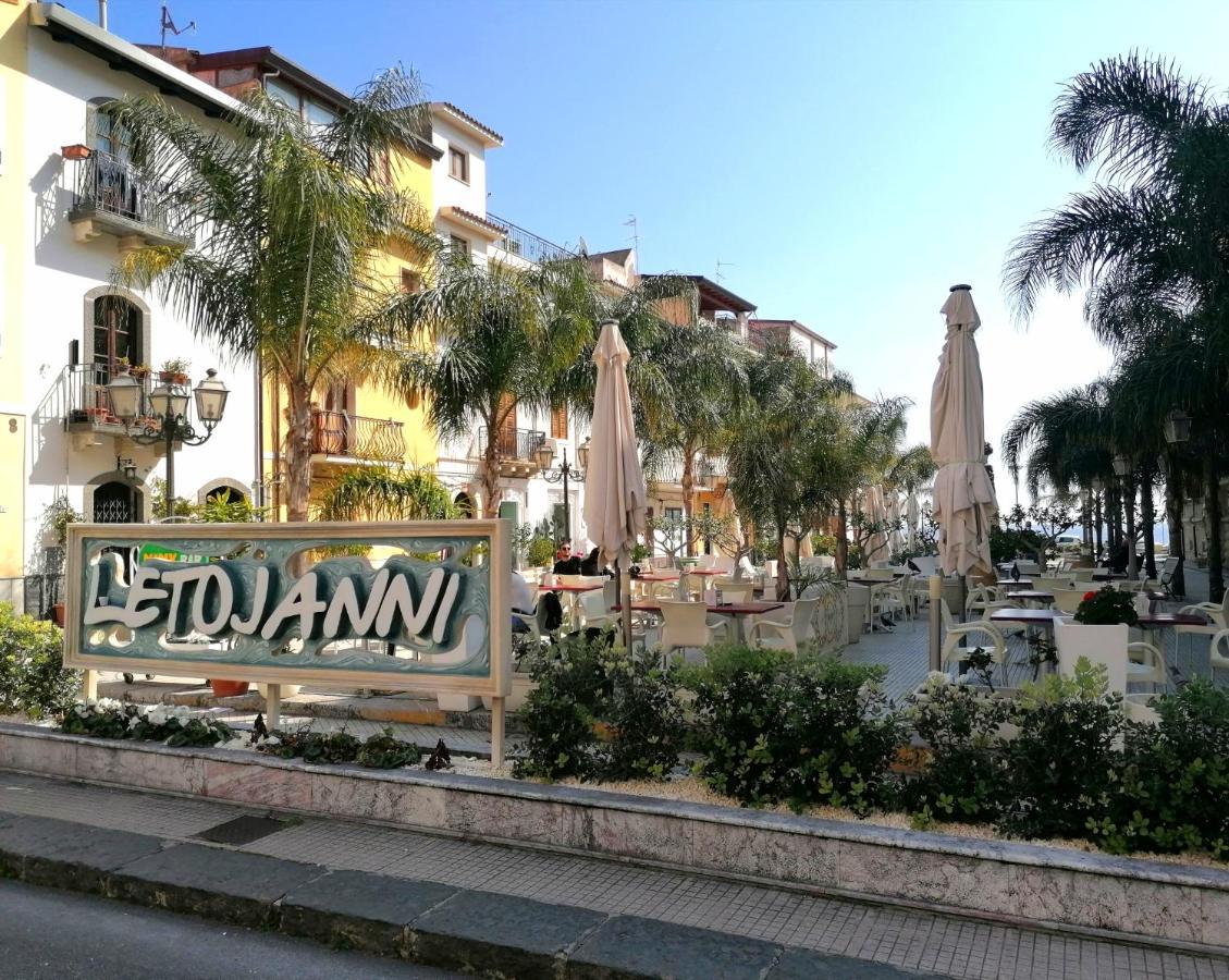 Апартаменты Oltremare Taormina Летоянни Экстерьер фото